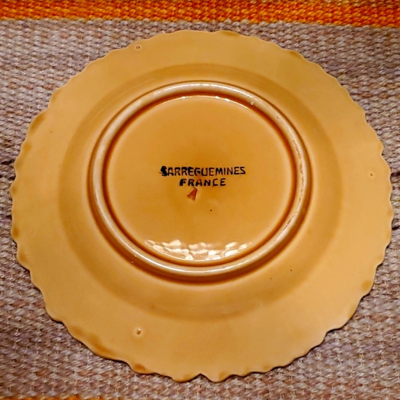 Vintage Majolica cherry dessert plate by Sarreguemines - Picture 2 of 6